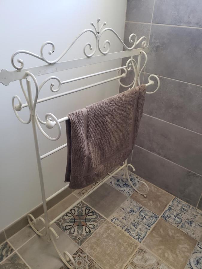 Chez Didier Et Vero Houville-la-Branche Exterior photo